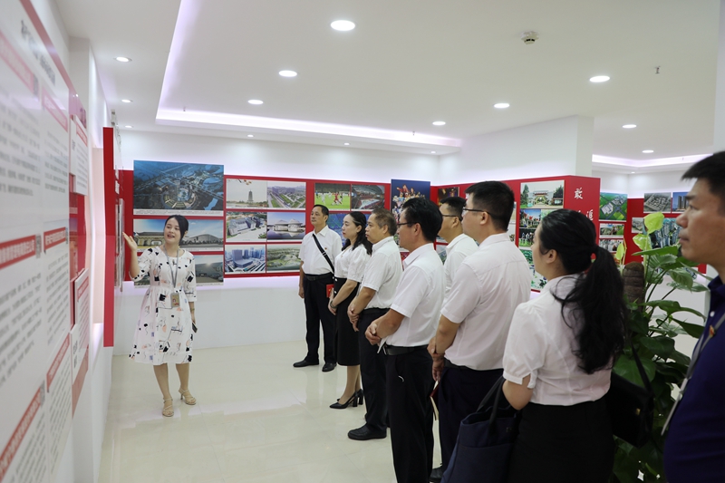 参观世界杯在线企业文化展示室.JPG