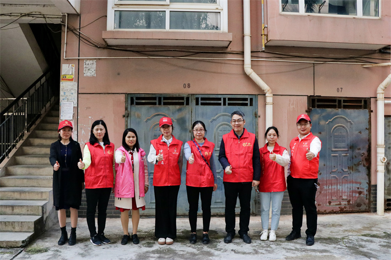 /QJ_689601817835.jpg 活动合影.jpg